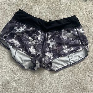 Lulu lemon size 6 shorts